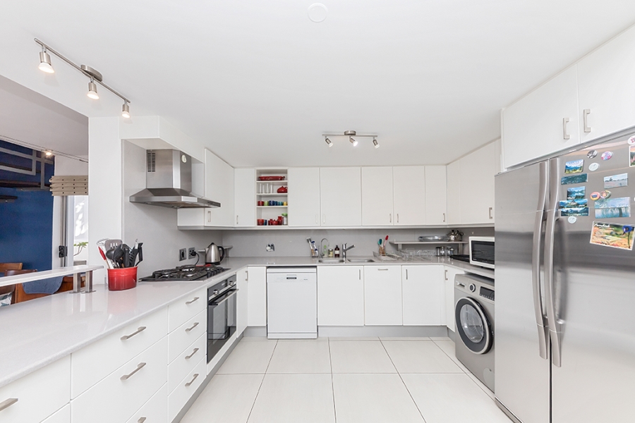To Let 4 Bedroom Property for Rent in Tamboerskloof Western Cape